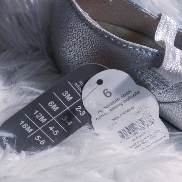 Girls Silver Non-Marking Ballet Flat Shoes - Picture 4 of 4
